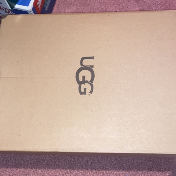 Uggs - Picture 6 of 6